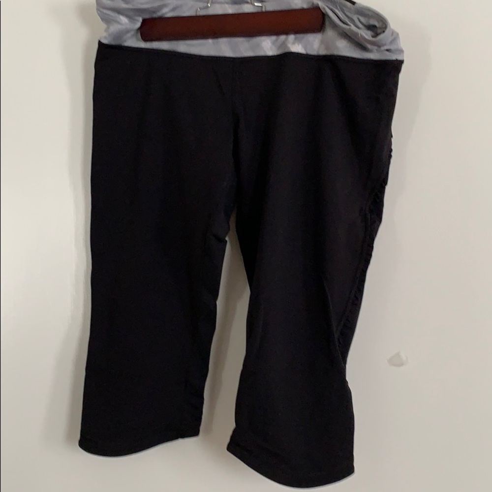 Lululemon athletic black crops
